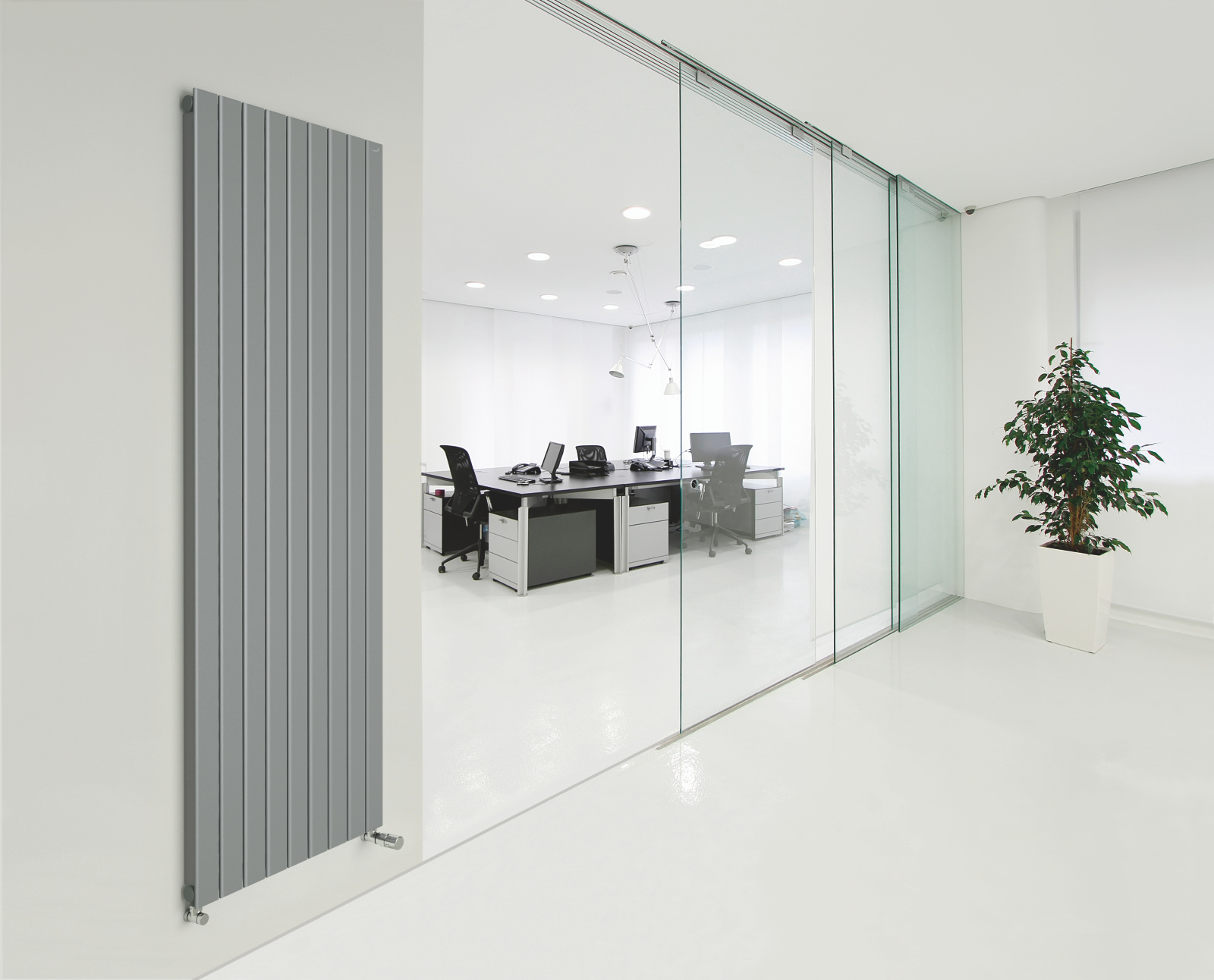 Zehnder_RAD_Roda_4mm_ZGUK_commercial_office_titane_matt Rendering Zehnder Roda Decorative radiator Front view