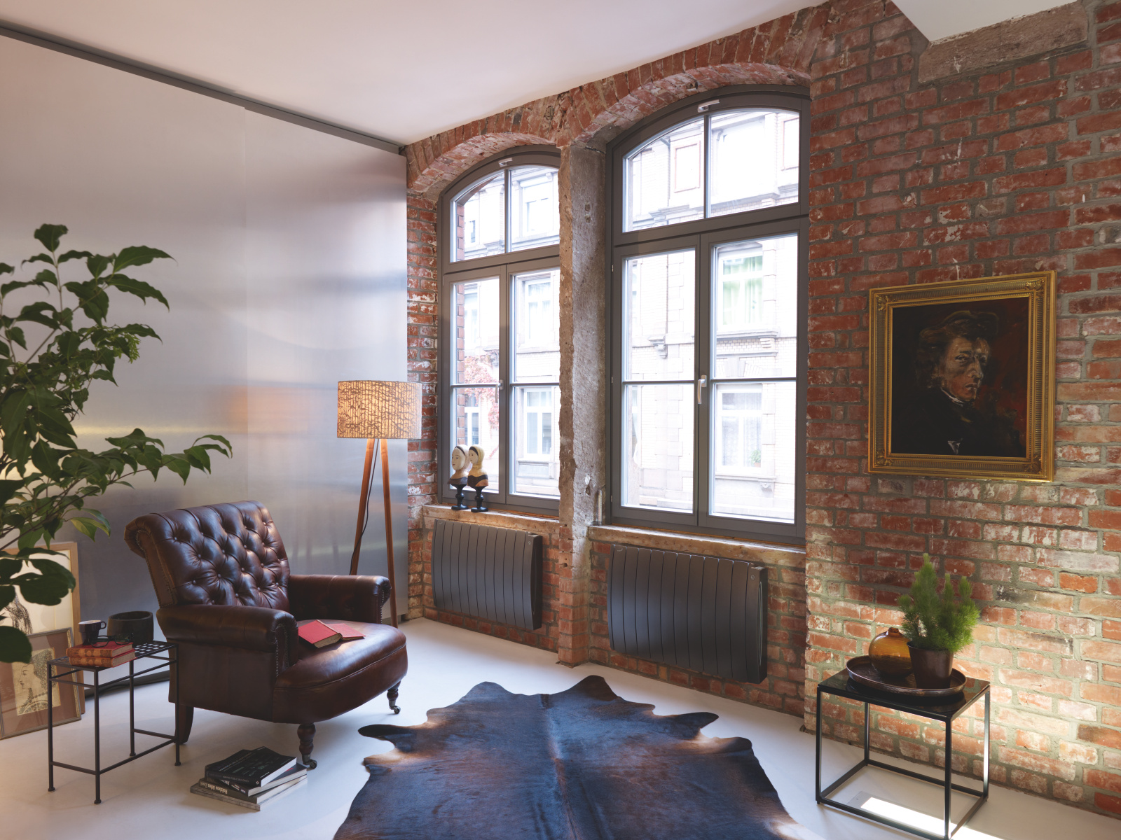 Zehnder_RAD_Fare-Tech-EL_living_575_882_100_anthracite Rendering Farë Tech Decorative radiator Front view