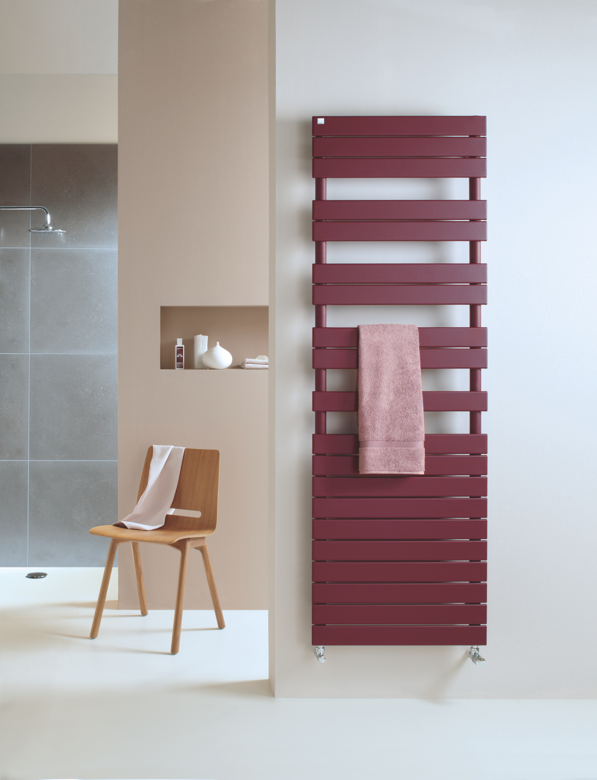 Zehnder_RAD_Roda-Spa-HY_180_060_amethystquartz_bad_002